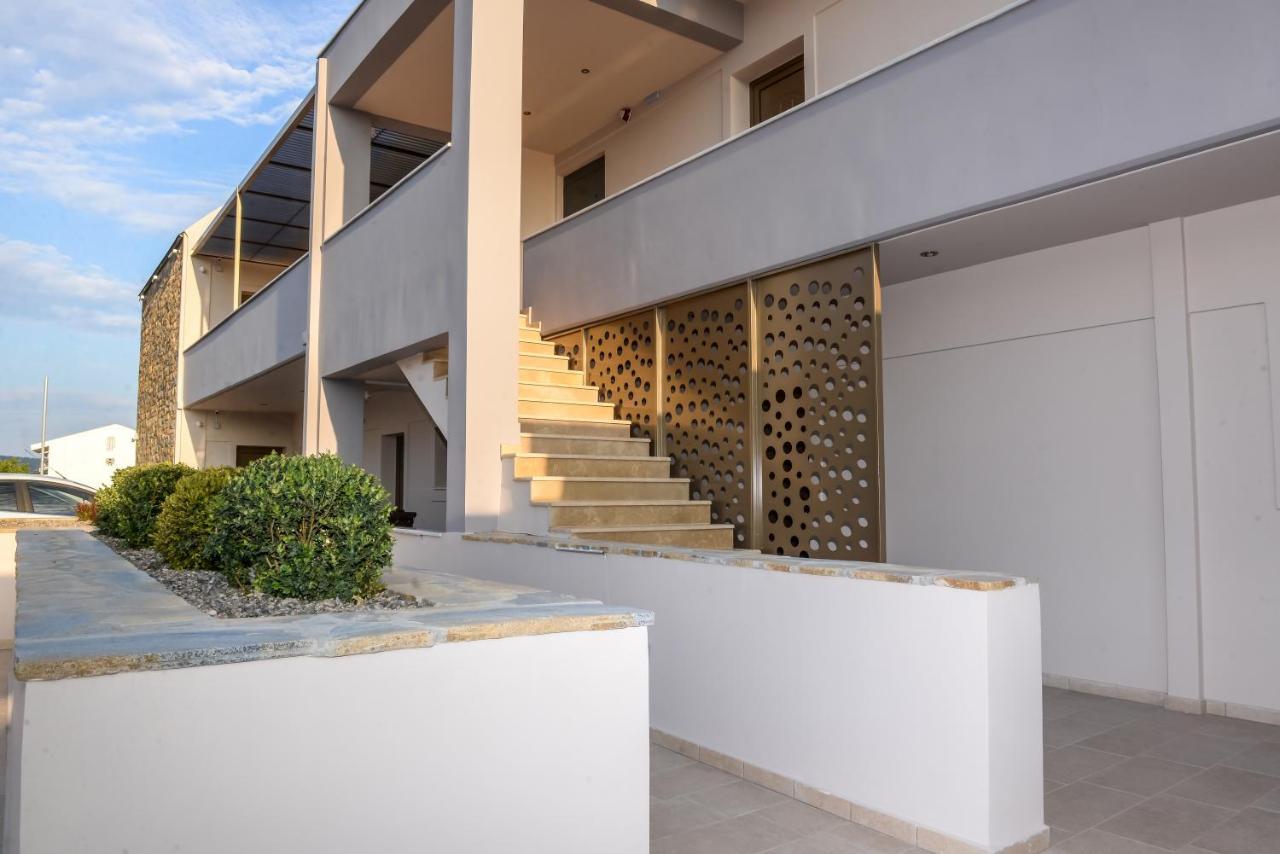 Royalty Suites Loft نيكيتي المظهر الخارجي الصورة