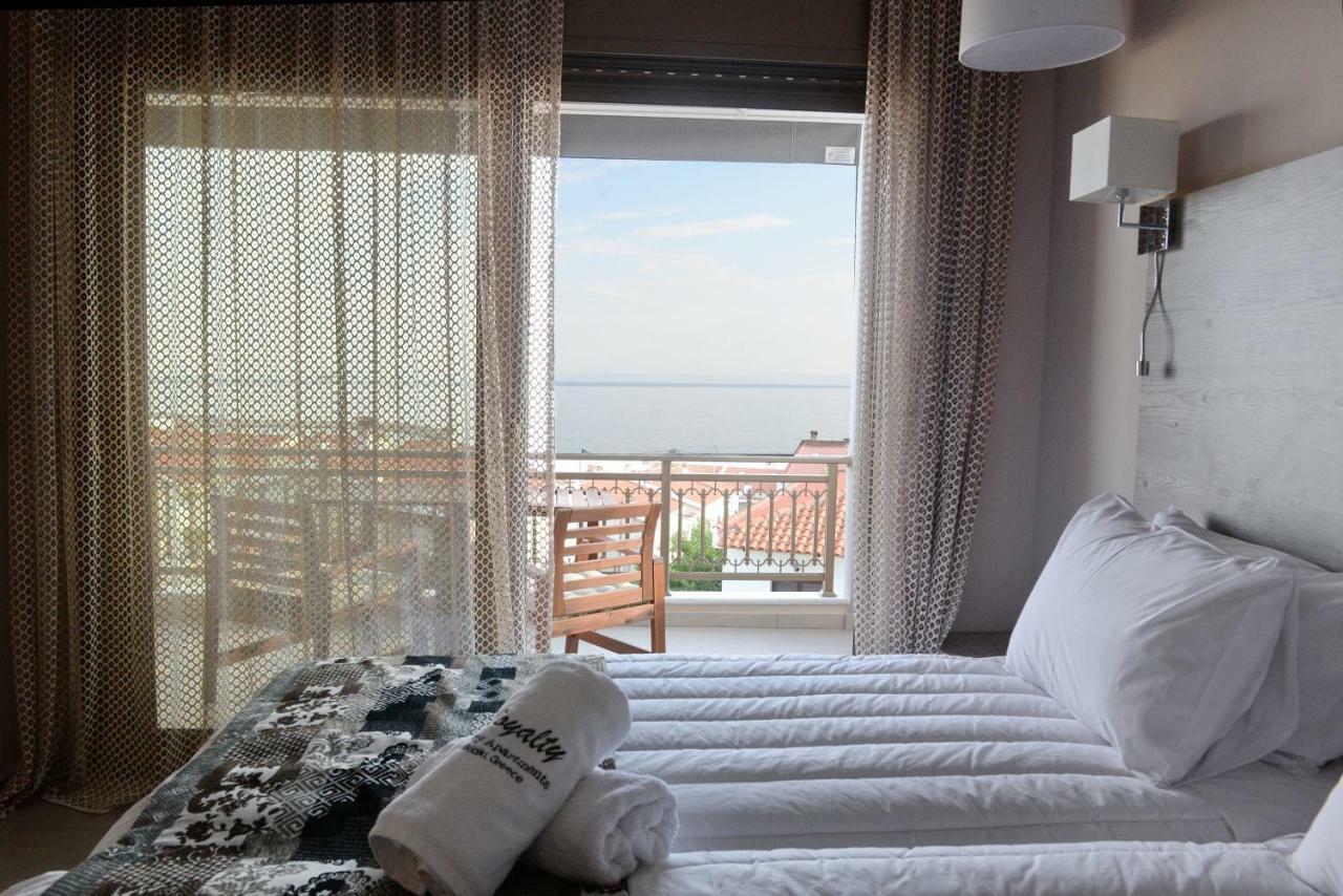 Royalty Suites Loft نيكيتي المظهر الخارجي الصورة